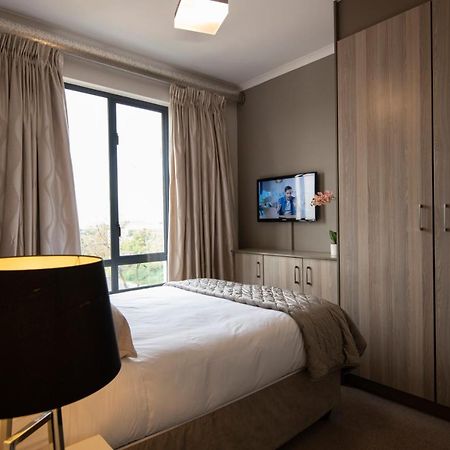 Zwelakho Furnished Apartments The Cube 요하네스버그 외부 사진