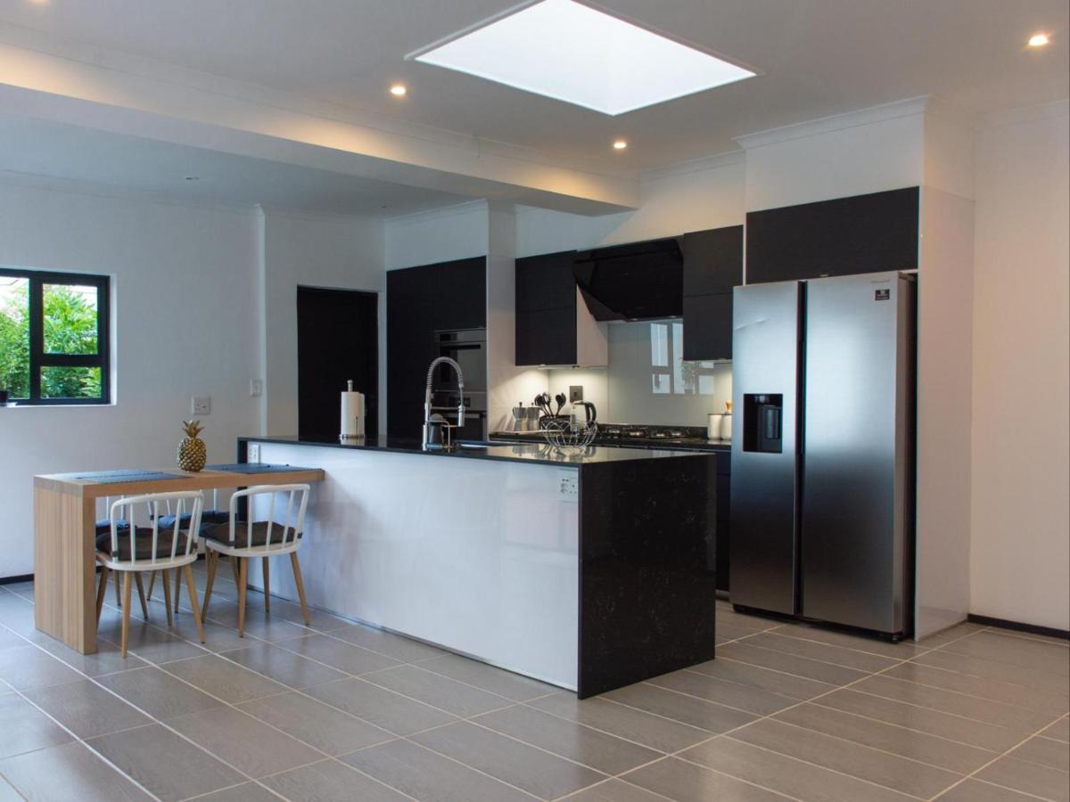 Zwelakho Furnished Apartments The Cube 요하네스버그 외부 사진