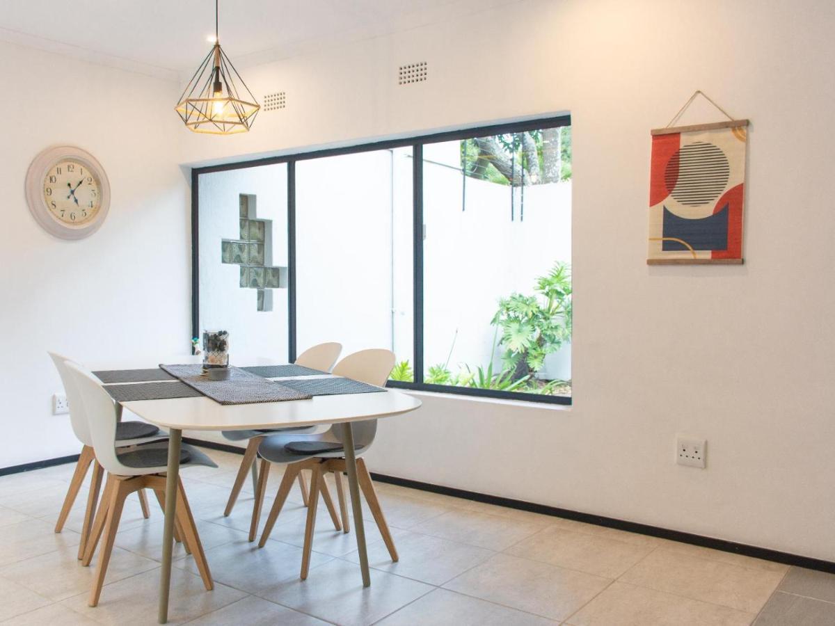 Zwelakho Furnished Apartments The Cube 요하네스버그 외부 사진