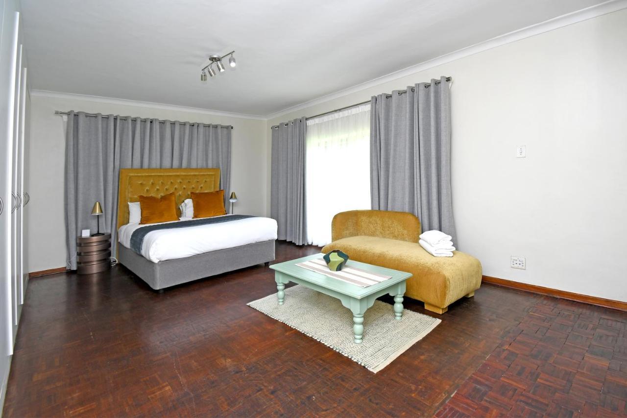 Zwelakho Furnished Apartments The Cube 요하네스버그 외부 사진