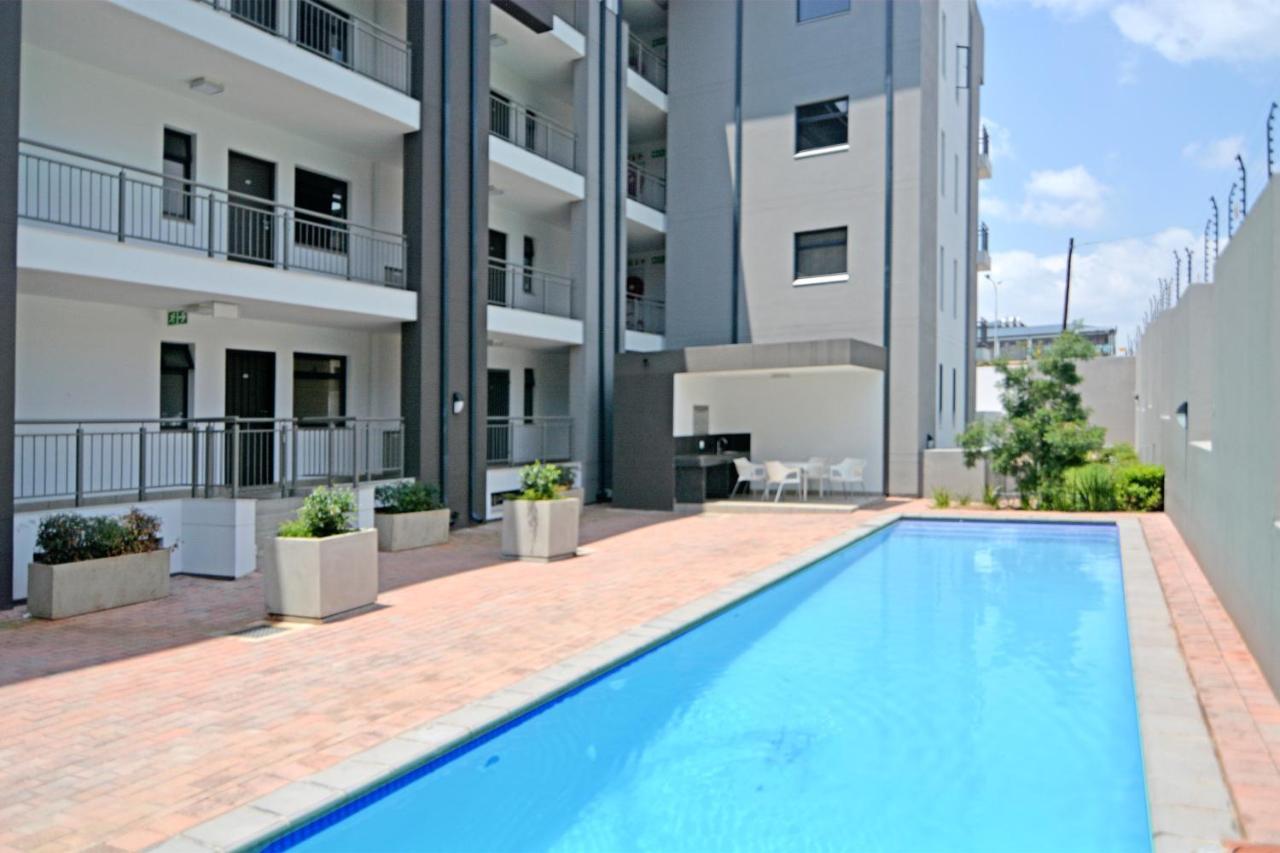 Zwelakho Furnished Apartments The Cube 요하네스버그 외부 사진