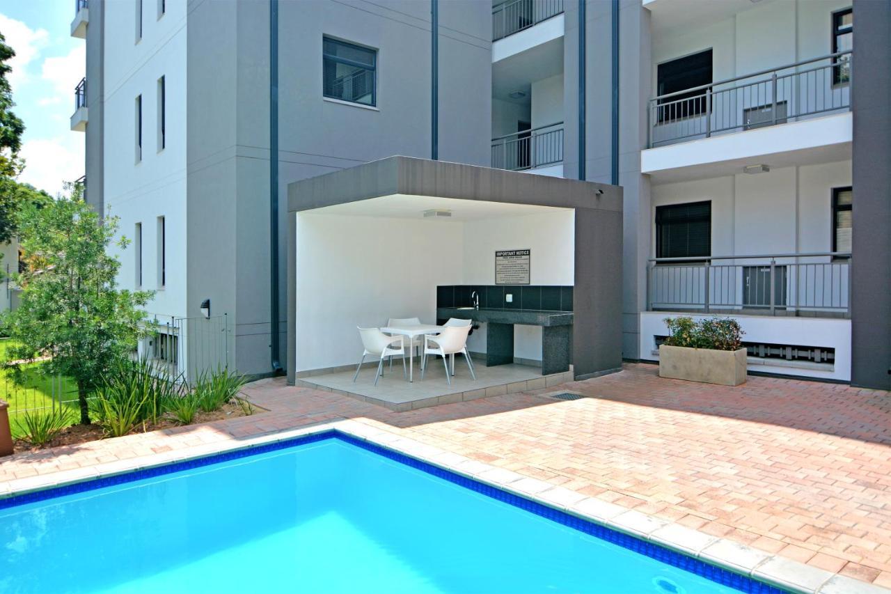Zwelakho Furnished Apartments The Cube 요하네스버그 외부 사진