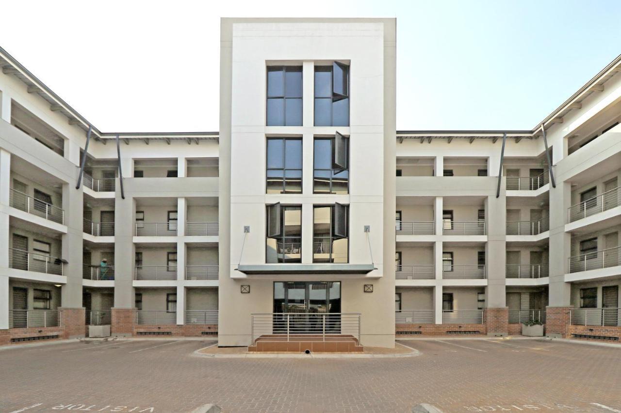 Zwelakho Furnished Apartments The Cube 요하네스버그 외부 사진