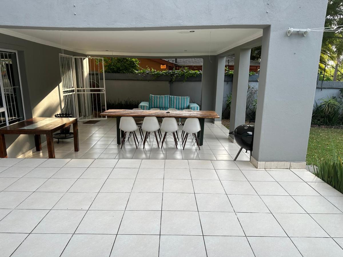 Zwelakho Furnished Apartments The Cube 요하네스버그 외부 사진