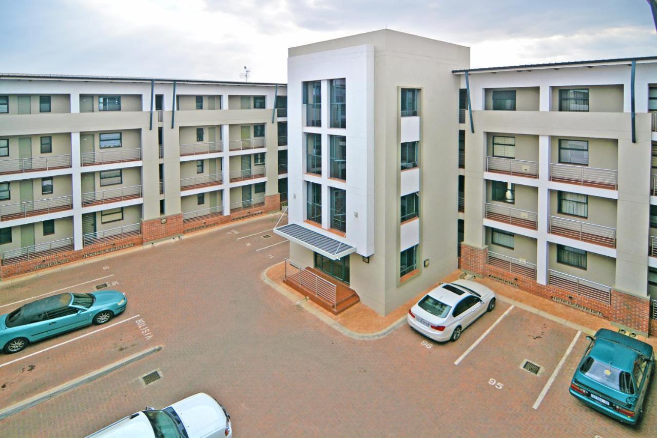 Zwelakho Furnished Apartments The Cube 요하네스버그 외부 사진