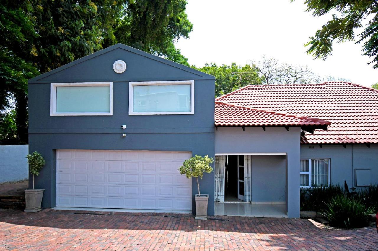 Zwelakho Furnished Apartments The Cube 요하네스버그 외부 사진