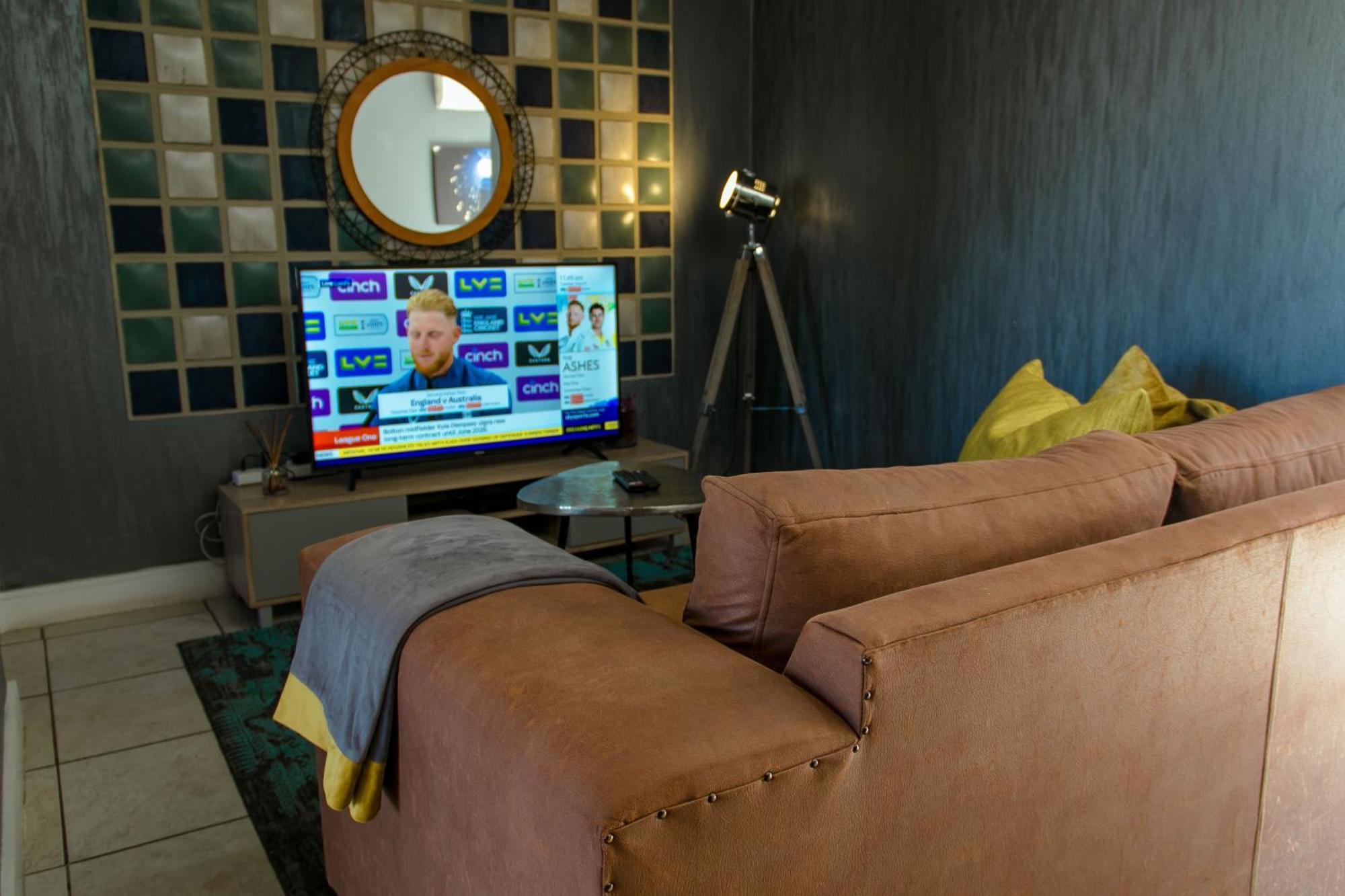 Zwelakho Furnished Apartments The Cube 요하네스버그 외부 사진