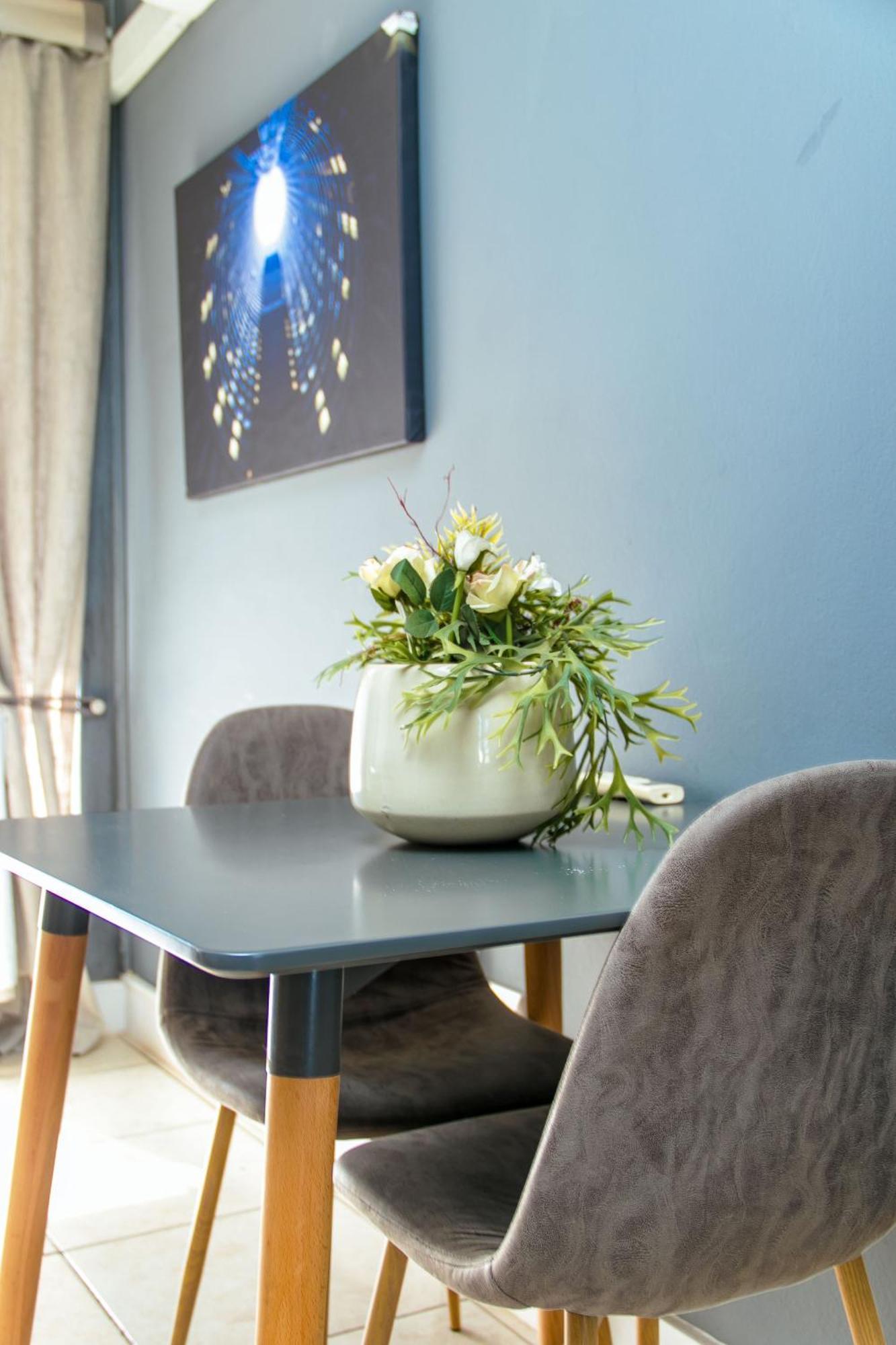 Zwelakho Furnished Apartments The Cube 요하네스버그 외부 사진