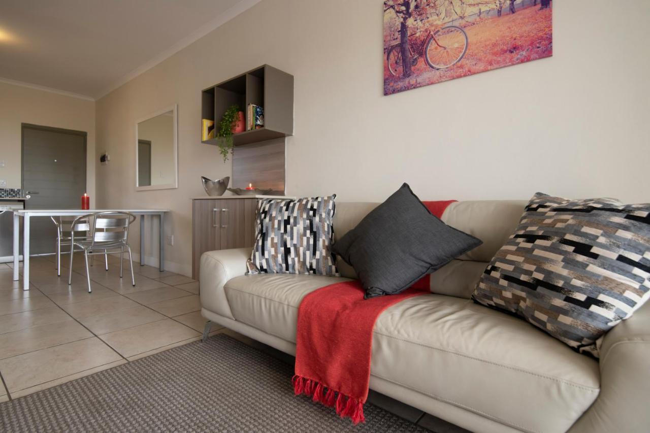 Zwelakho Furnished Apartments The Cube 요하네스버그 외부 사진